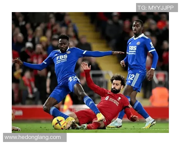 足球星光璀璨背后 揭秘球场英雄的奋斗与荣耀之路